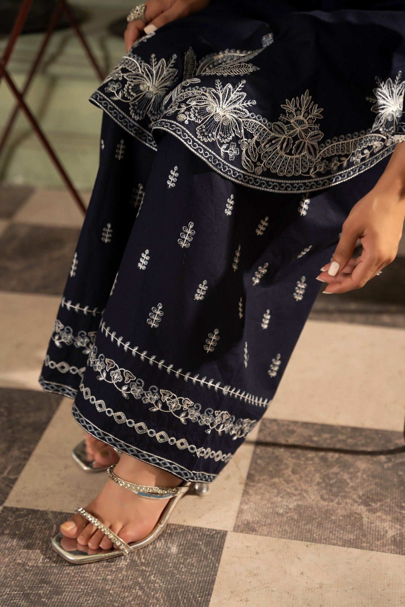Kiran navy blue embroidered lawn 2PC suit full look - Mizaaz Pakistan