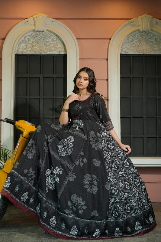 SIYAH POSH