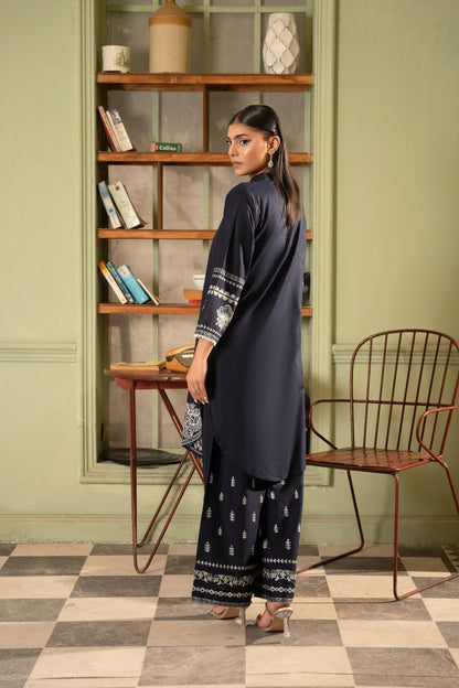 Kiran navy blue embroidered neckline detail - Mizaaz Pakistan