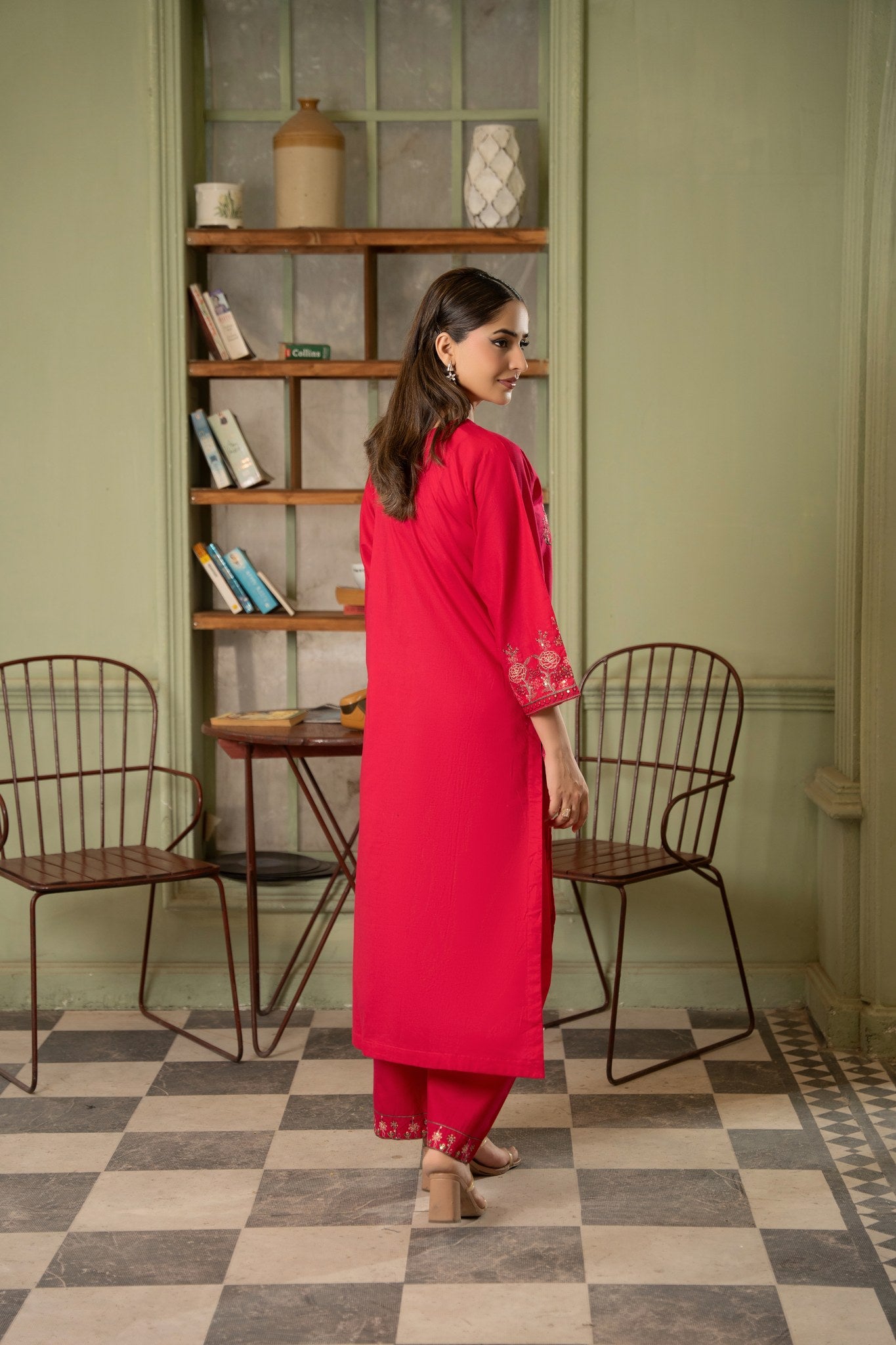 Gulrukh pink lawn suit shirt and trouser - Mizaaz Pakistan
