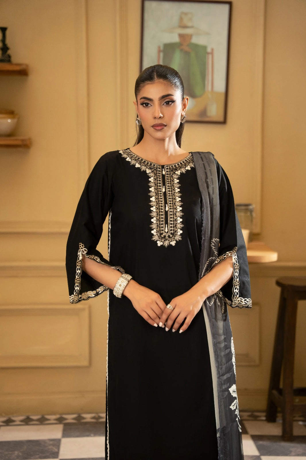 Zeenat black embroidered neckline detail - Mizaaz Pakistan