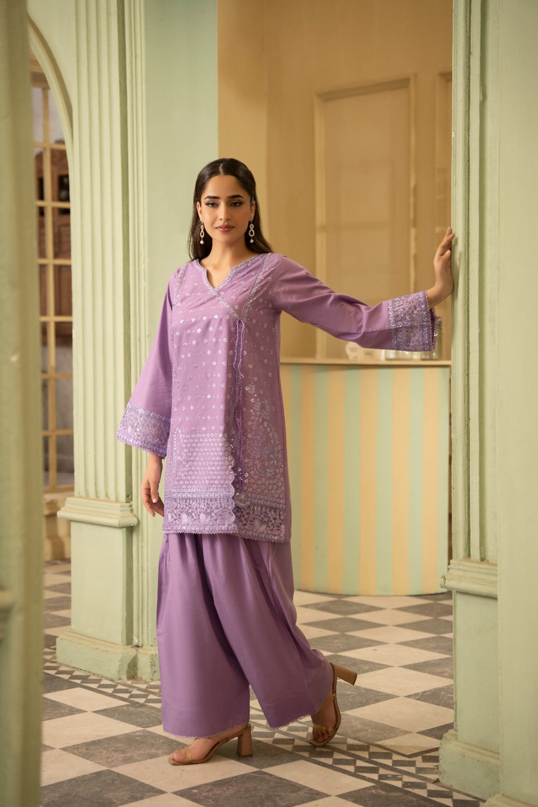 Bano lilac angrakha style suit sleeve detail - Mizaaz Pakistan