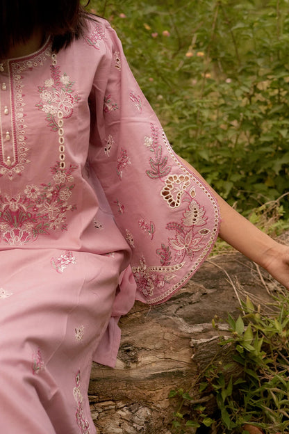 HEER – Embroidered Lawn 3PC Suit - Mizaaz
