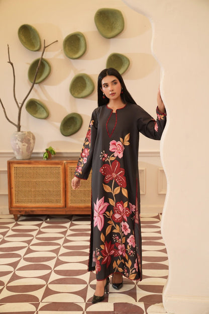 Nimra — Black Pink Floral Crepe Grip Kaftan - Mizaaz