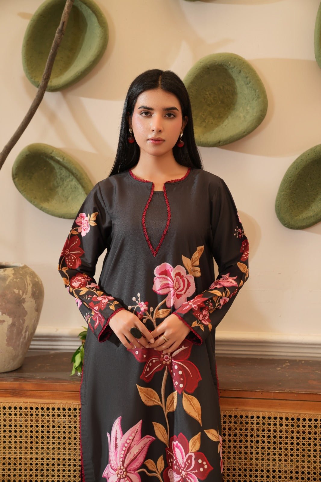 Nimra — Black Pink Floral Crepe Grip Kaftan - Mizaaz