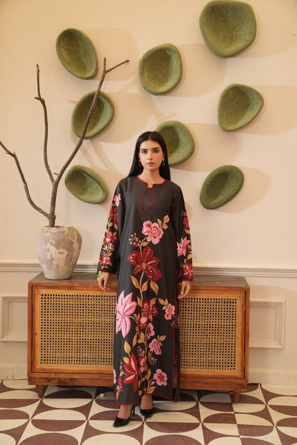 Nimra — Black Pink Floral Crepe Grip Kaftan - Mizaaz