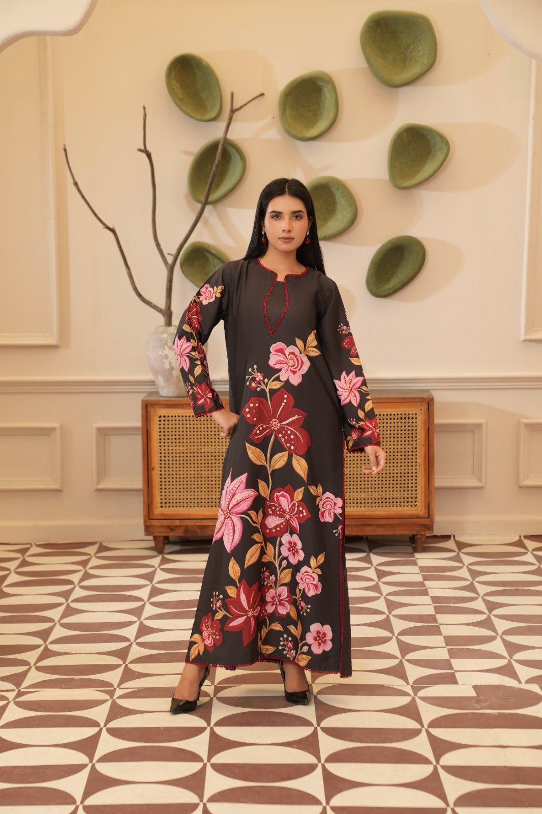 Nimra — Black Pink Floral Crepe Grip Kaftan - Mizaaz