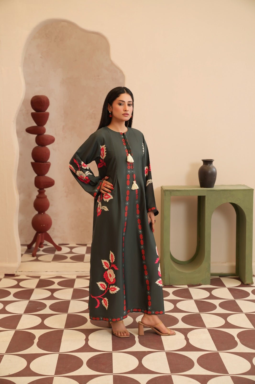 Zareen — Pine Green Floral Crepe Grip Kaftan - Mizaaz