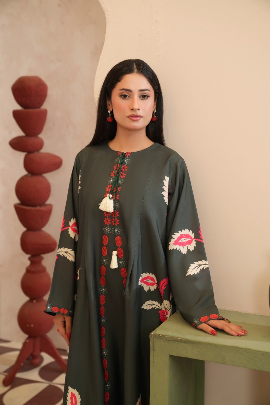 Zareen — Pine Green Floral Crepe Grip Kaftan - Mizaaz