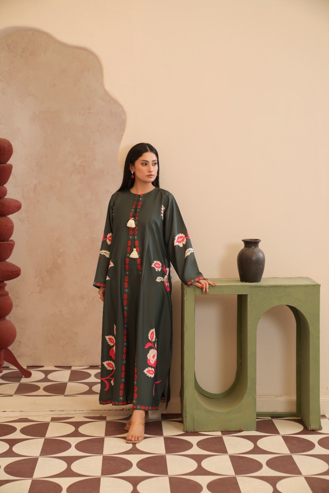 Zareen — Pine Green Floral Crepe Grip Kaftan - Mizaaz