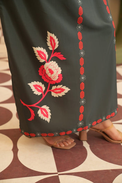 Zareen — Pine Green Floral Crepe Grip Kaftan - Mizaaz